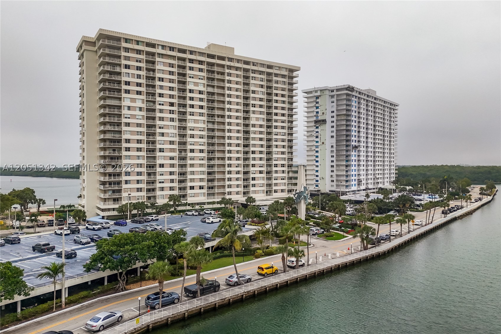 image Arlen House Condo35
