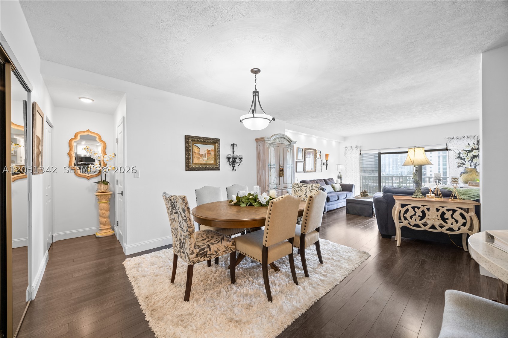 image Arlen House Condo5