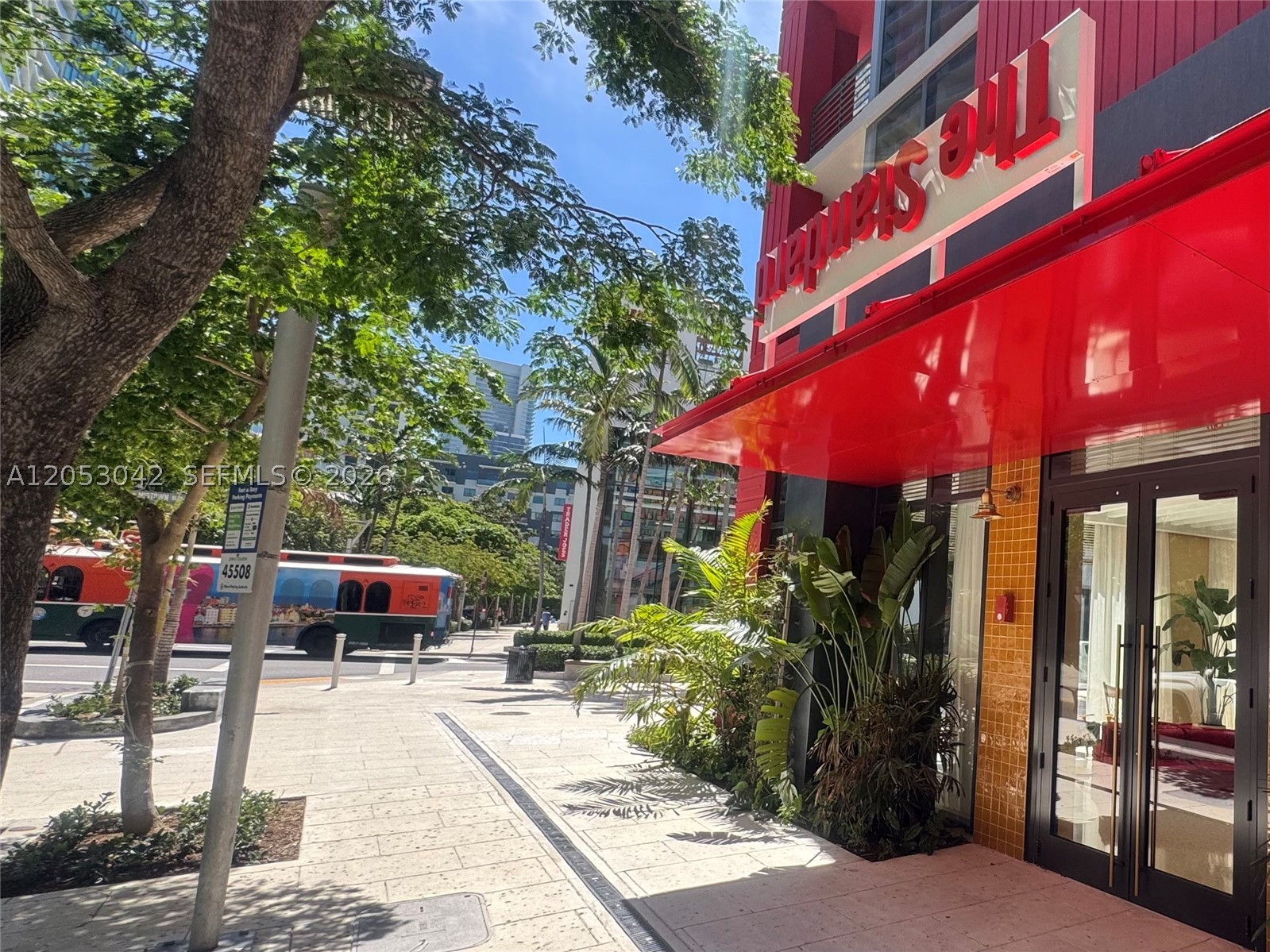 90 NE 32th St #613 Miami, FL 33137