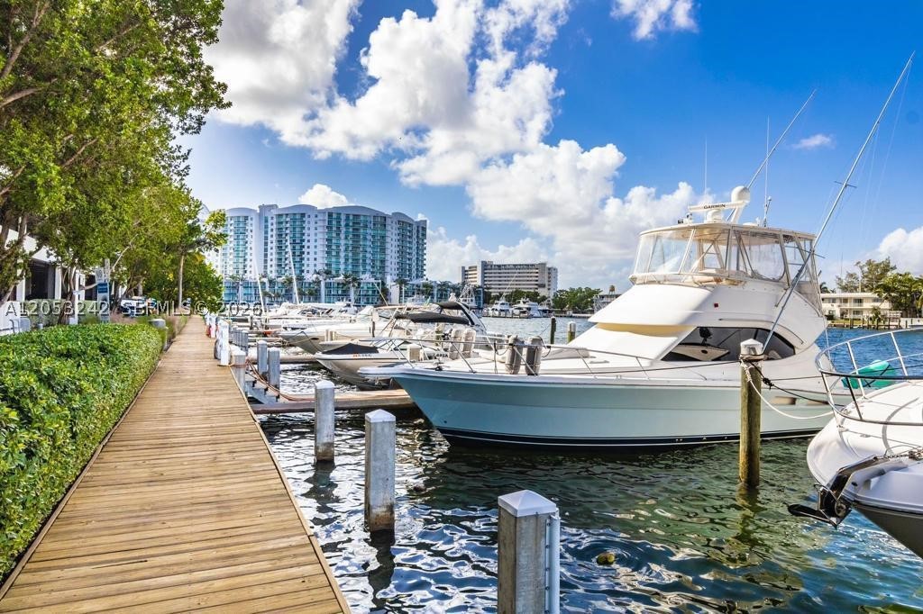 image Eloquence on the Bay1