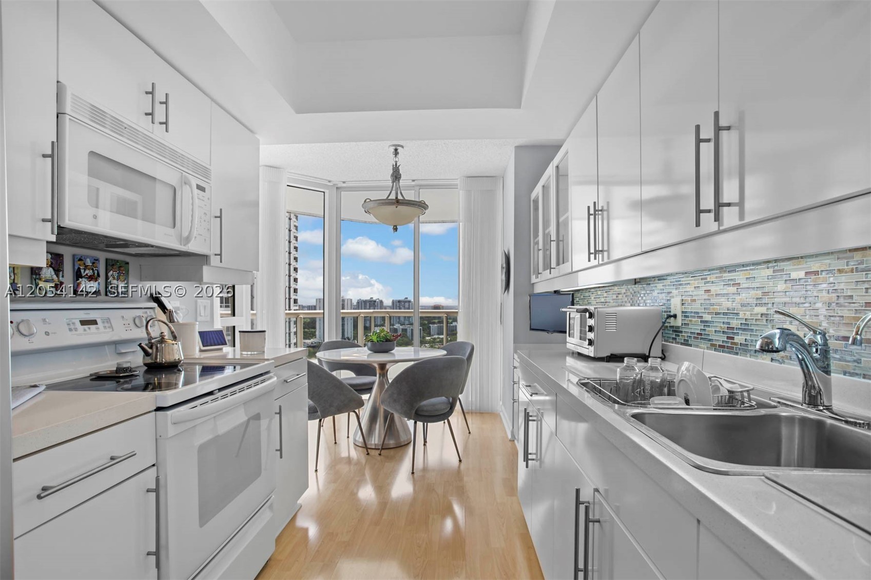 21205 Yacht Clb Dr #2403 Aventura, FL 33180