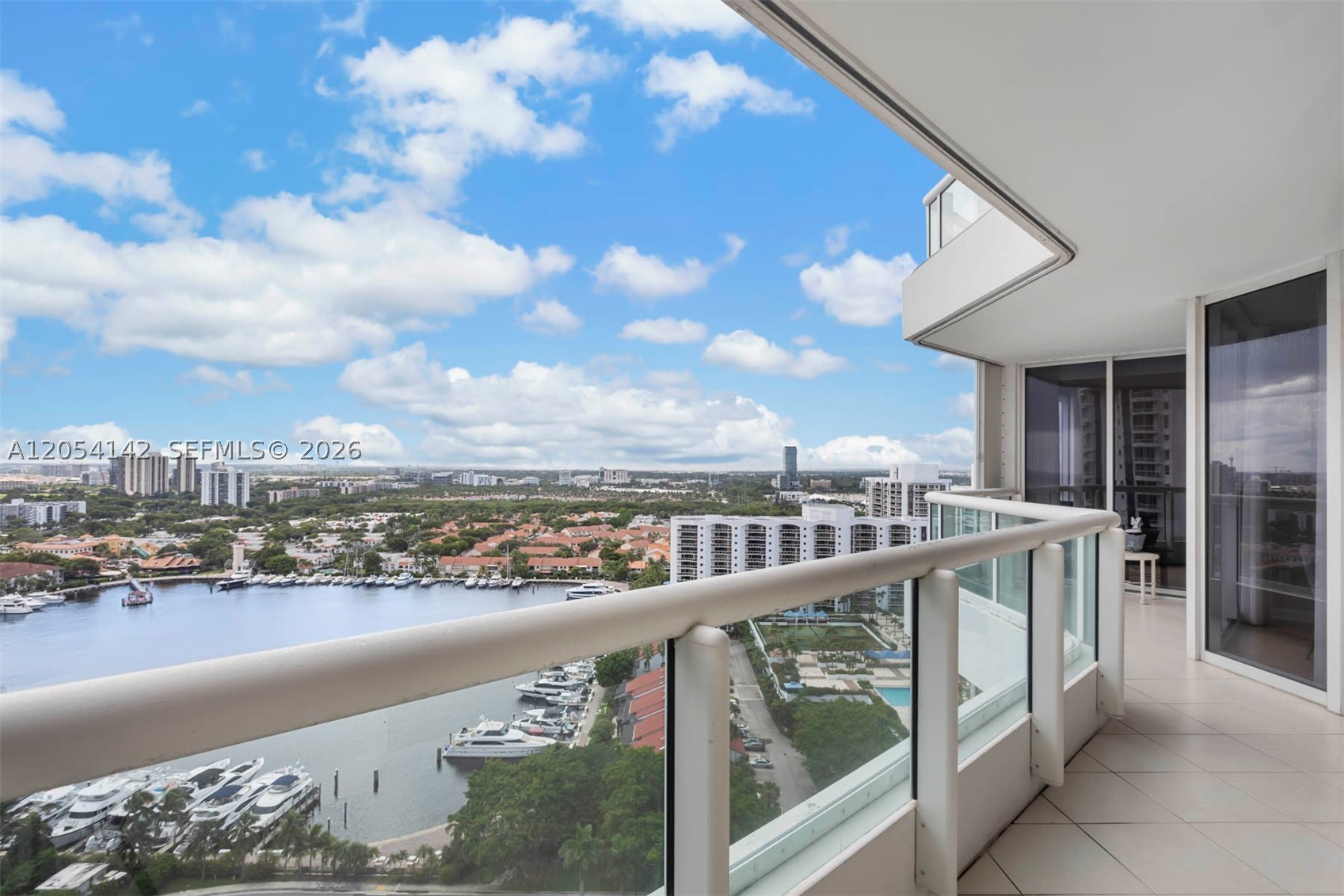 21205 Yacht Clb Dr #2403 Aventura, FL 33180