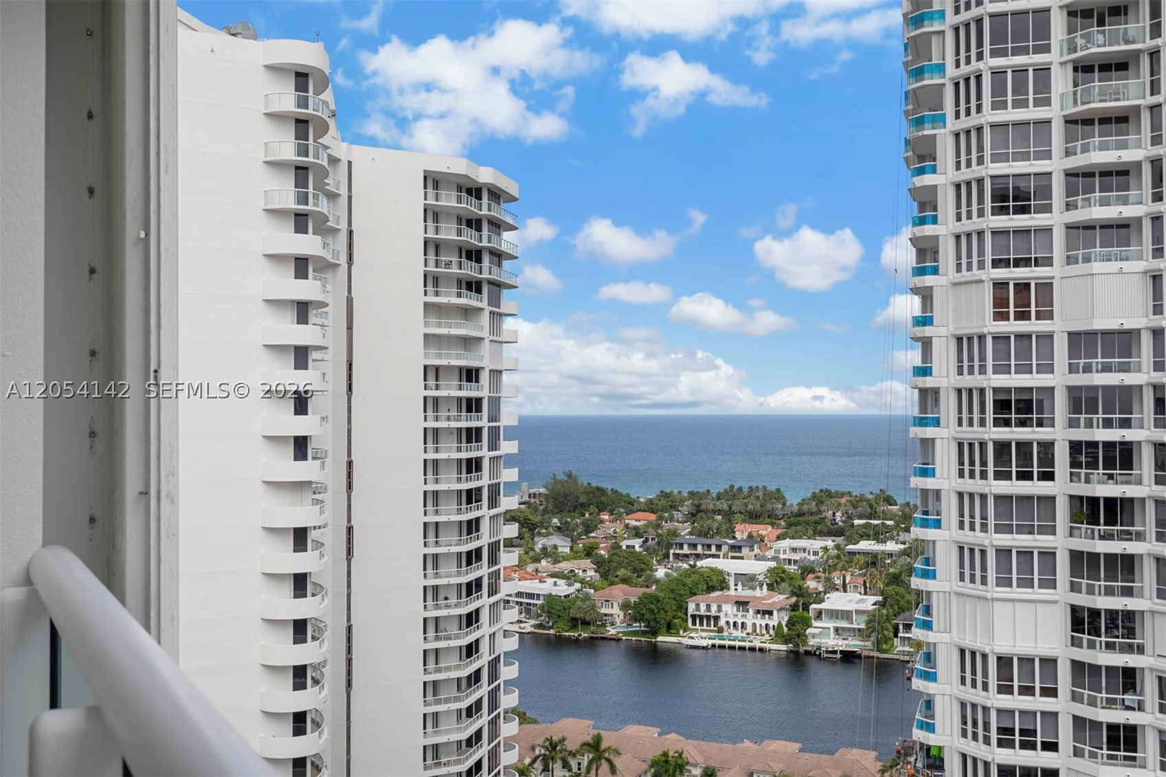 21205 Yacht Clb Dr #2403 Aventura, FL 33180