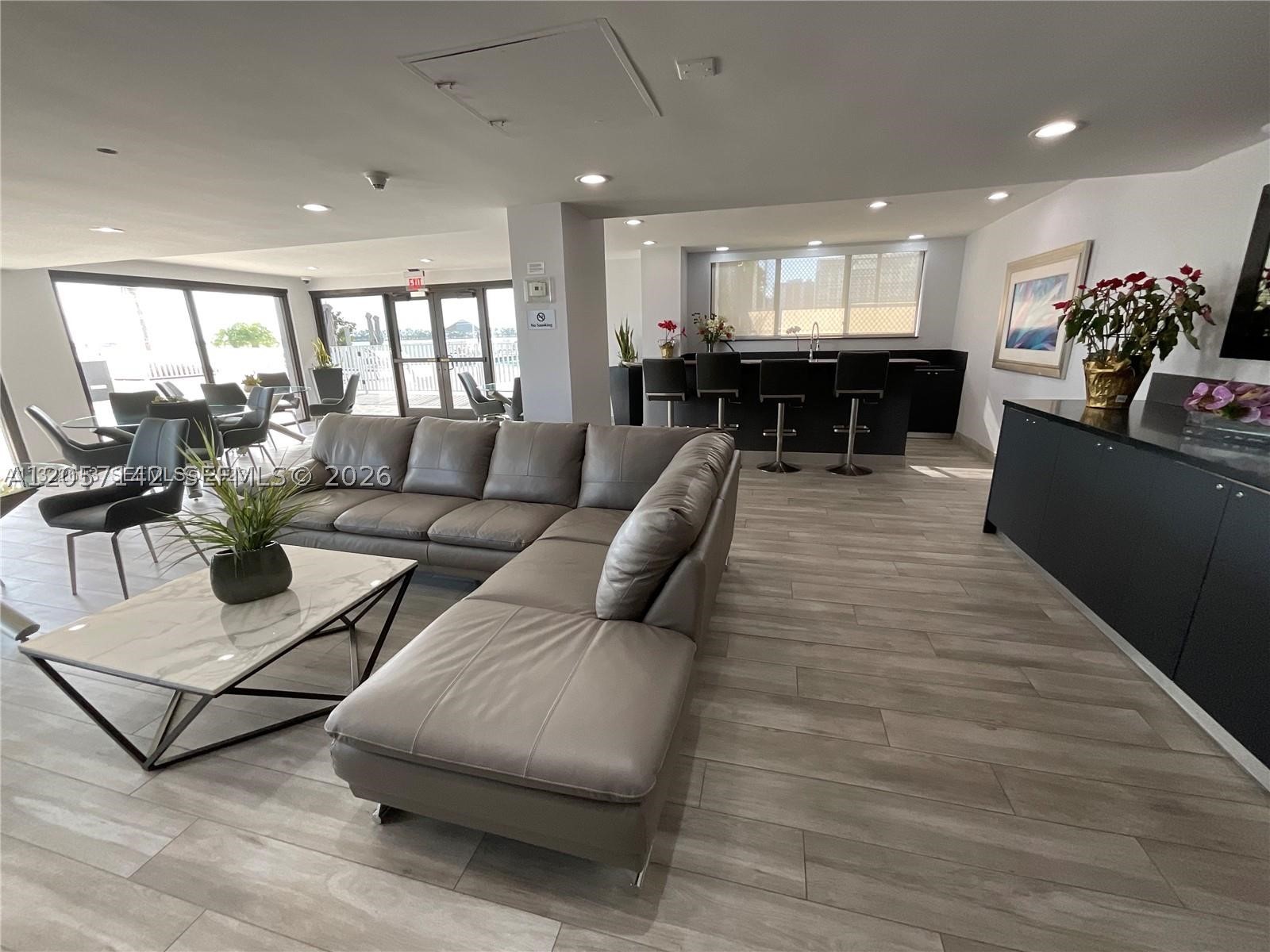 image Brickell Harbour24