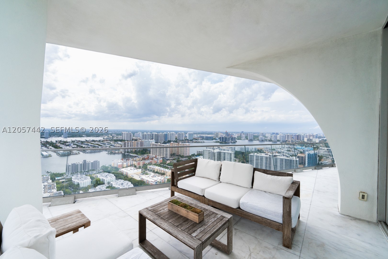 16901 Collins Ave #4201 Sunny Isles Beach, FL 33160