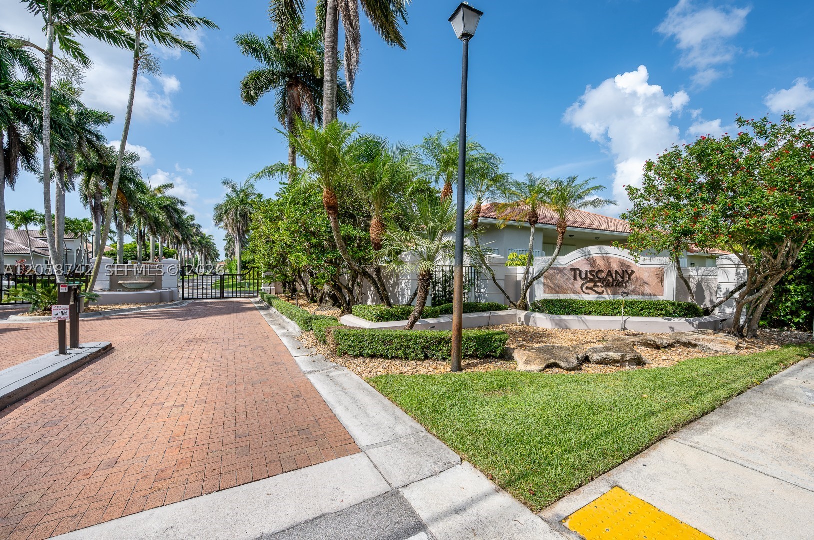 8425 SW 138th St Palmetto Bay, FL 33158