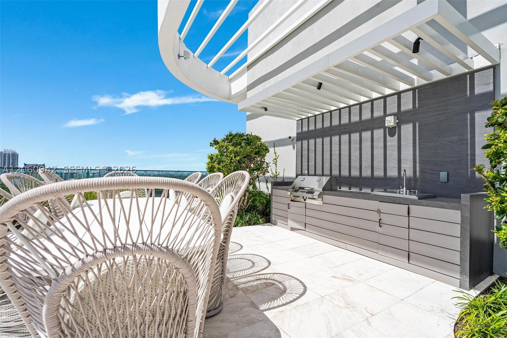 580 72nd St #1410 Miami Beach, FL 33141
