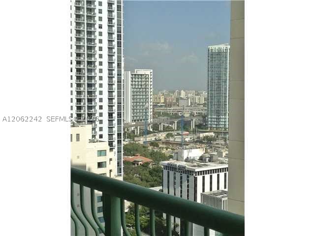 image The Club at Brickell Bay6