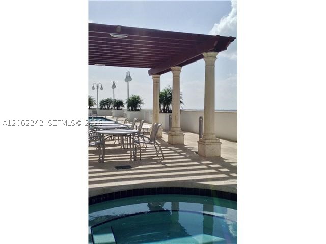 image The Club at Brickell Bay8