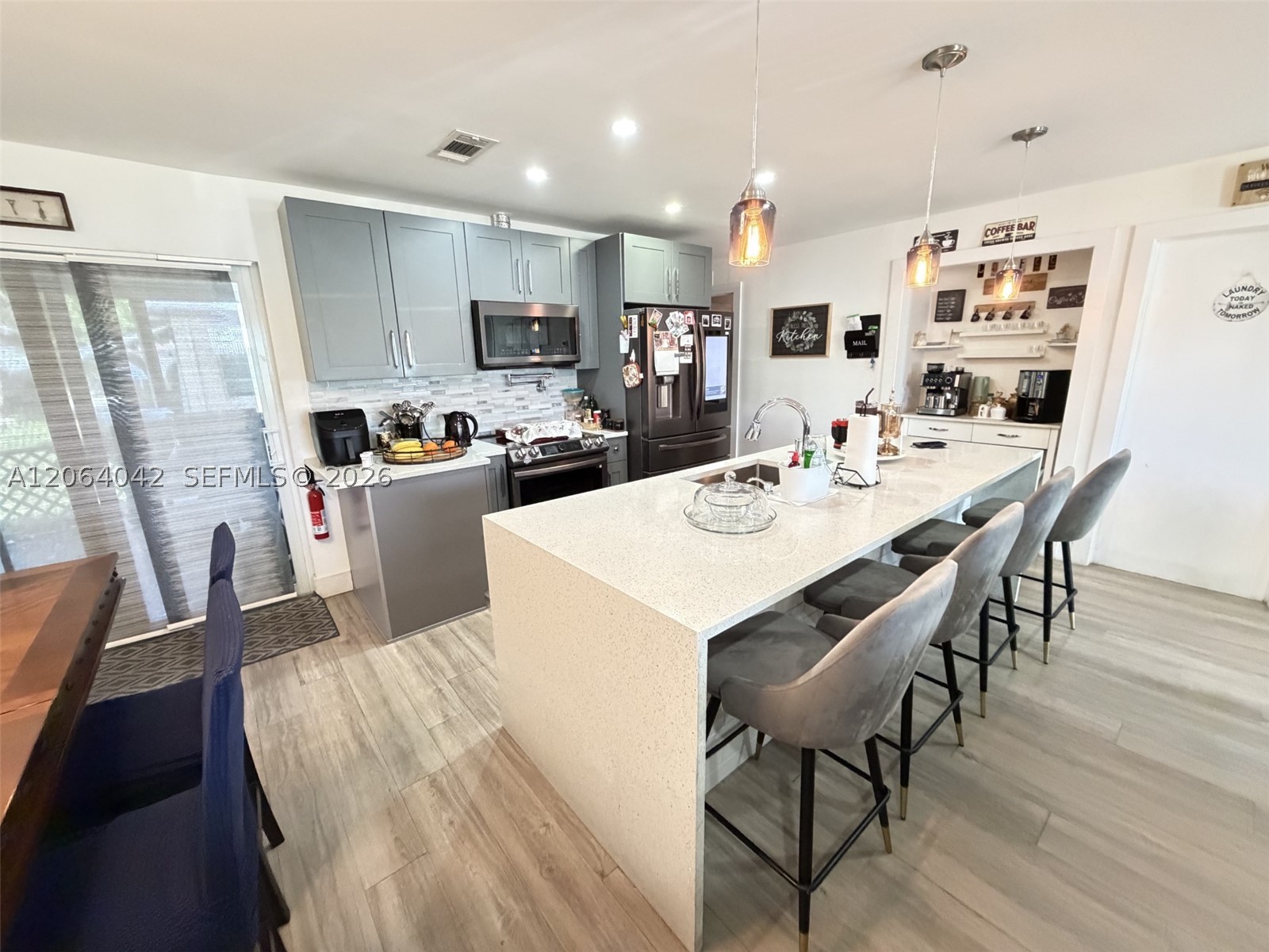 1250 NW 46th St