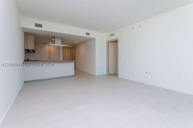 image Brickell Flatiron35