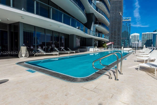 image Brickell Flatiron42