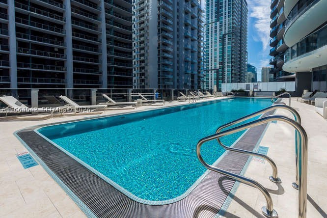 image Brickell Flatiron43