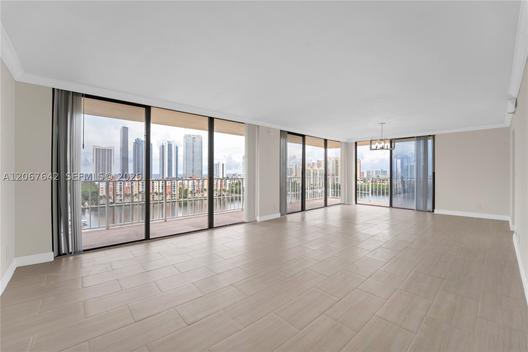image Winston Towers 70020