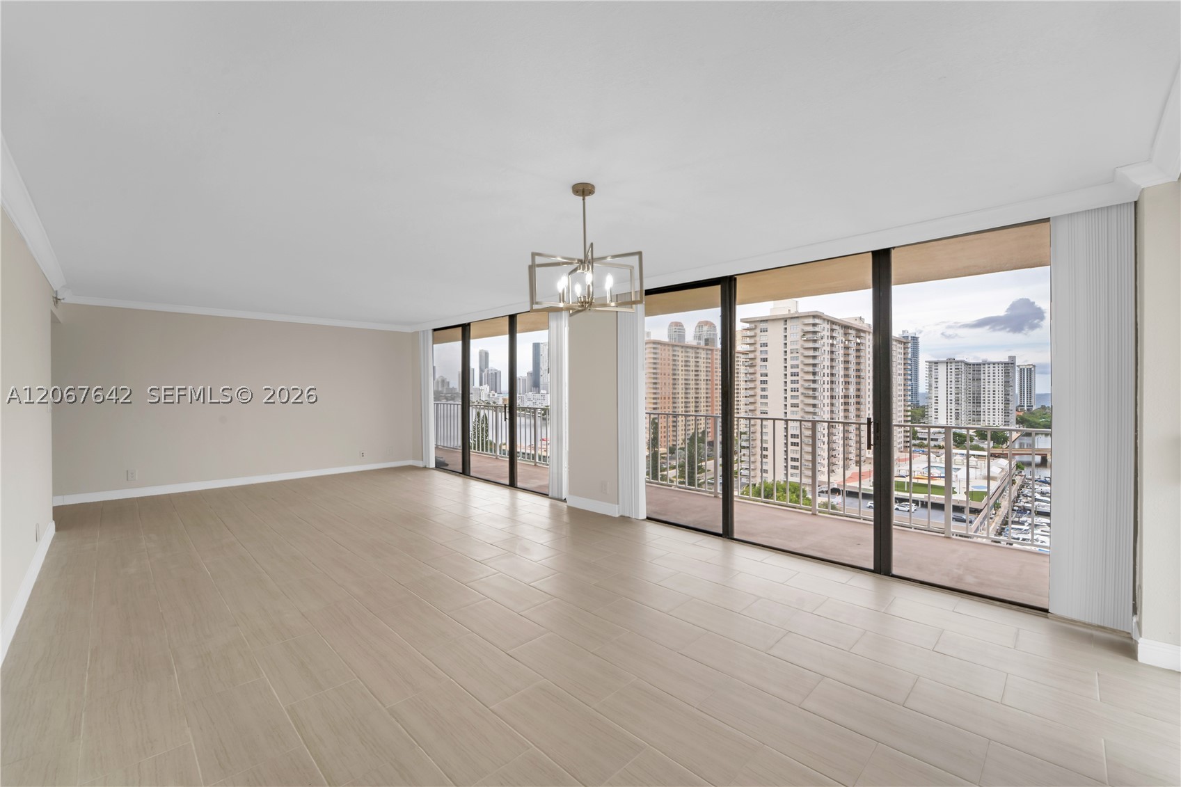 image Winston Towers 70021