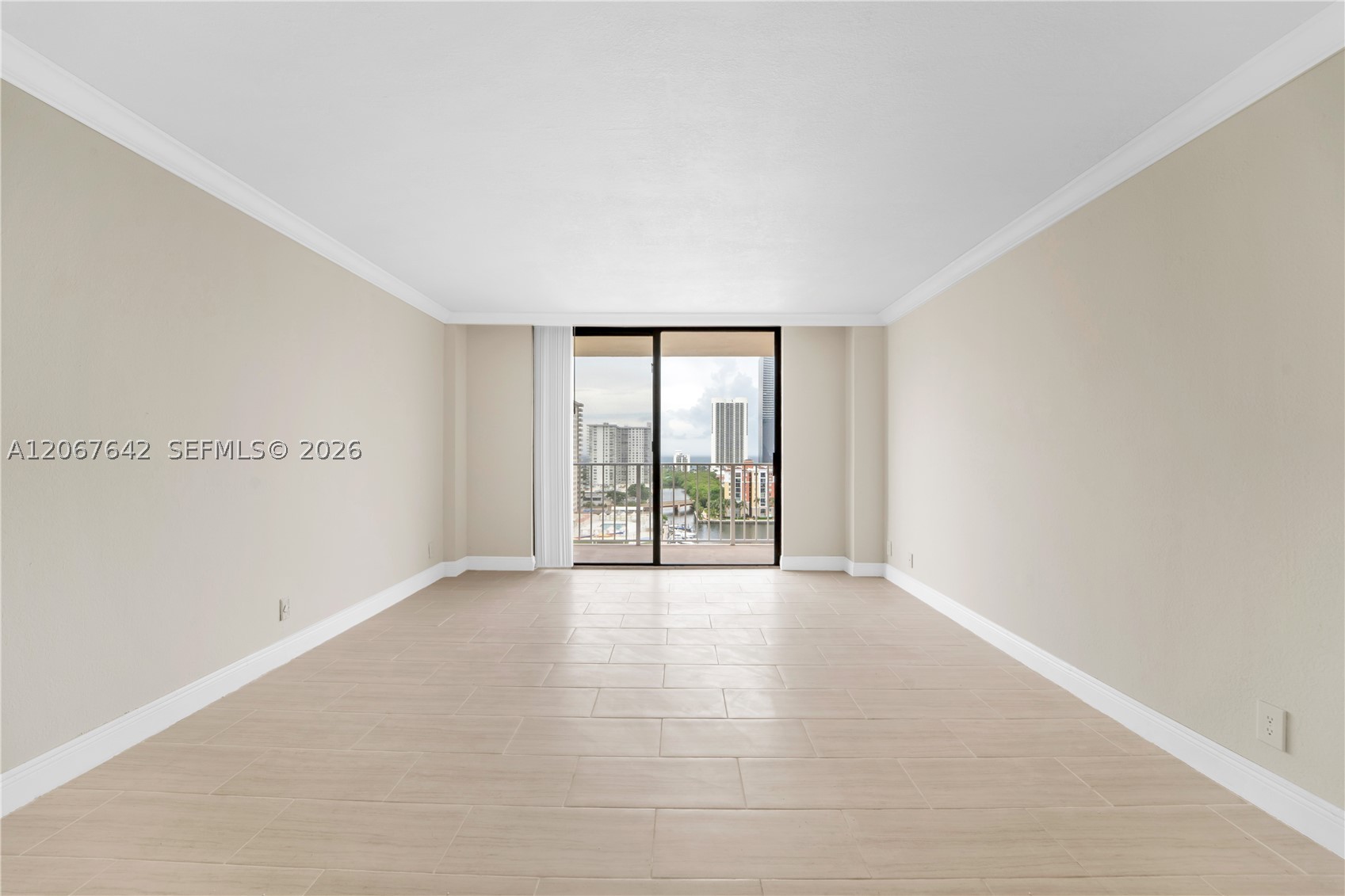 image Winston Towers 7002