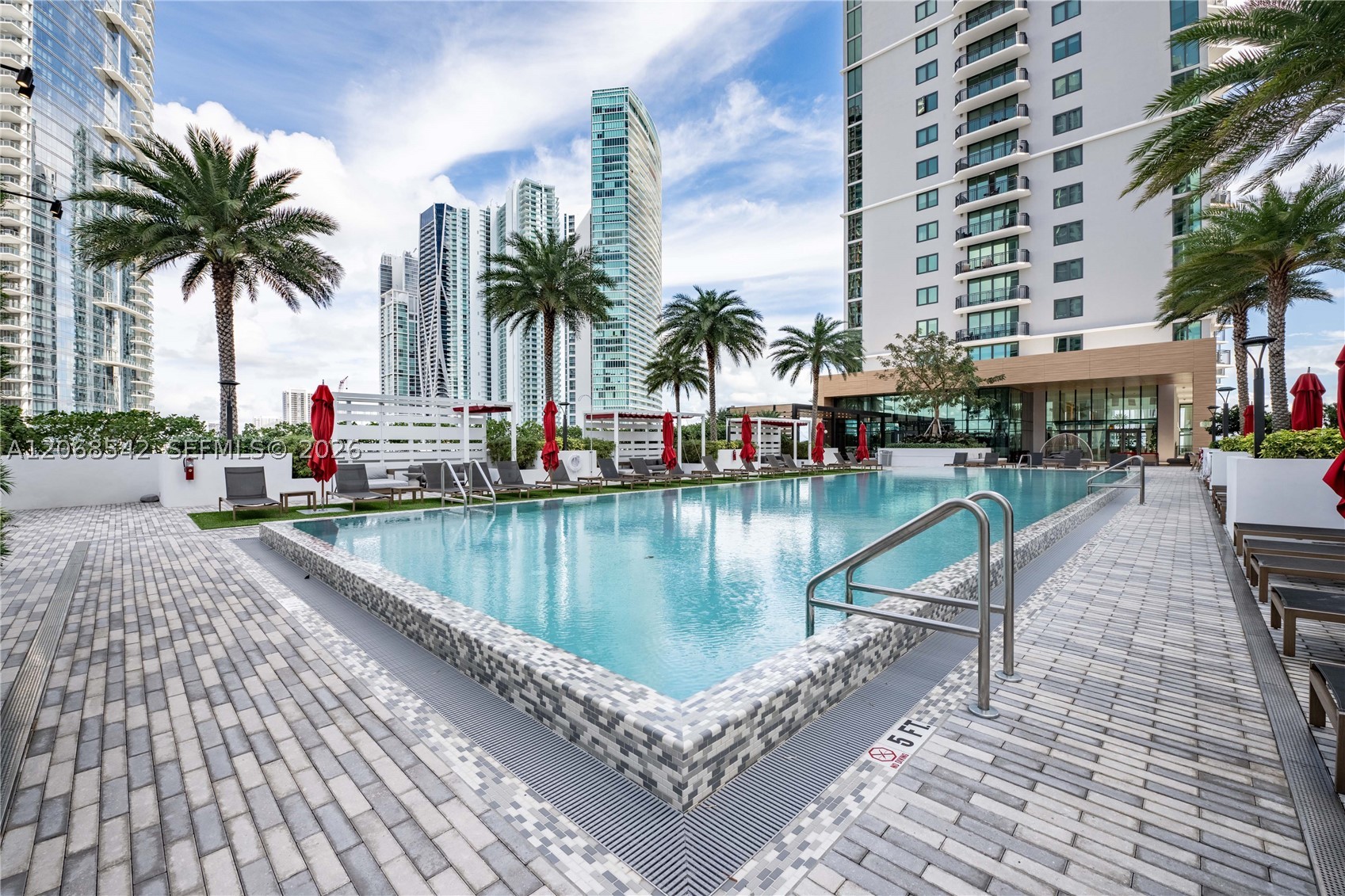 650 NE 2nd Ave #4305