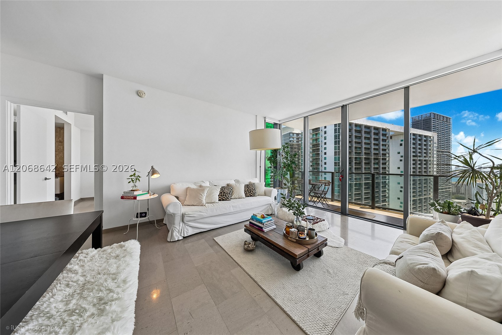 68 SE 6th St #2909
