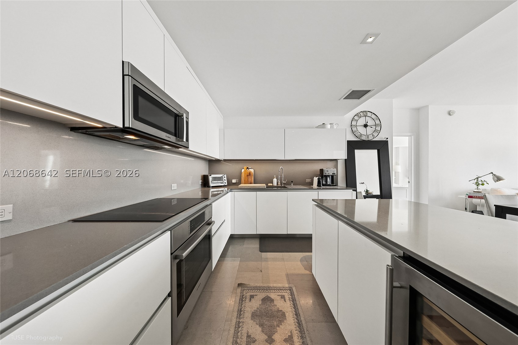 68 SE 6th St #2909 Miami, FL 33131