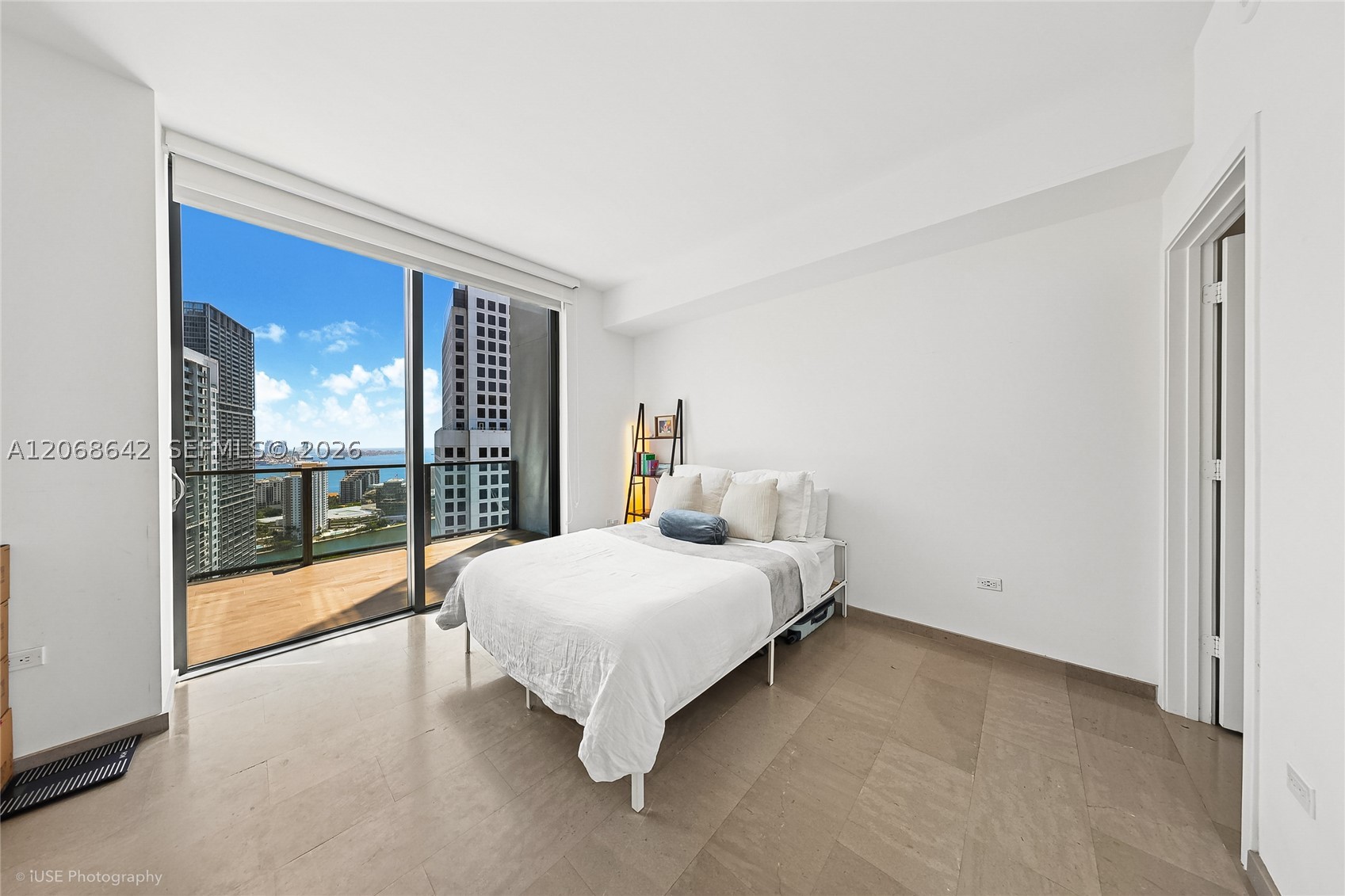 68 SE 6th St #2909 Miami, FL 33131