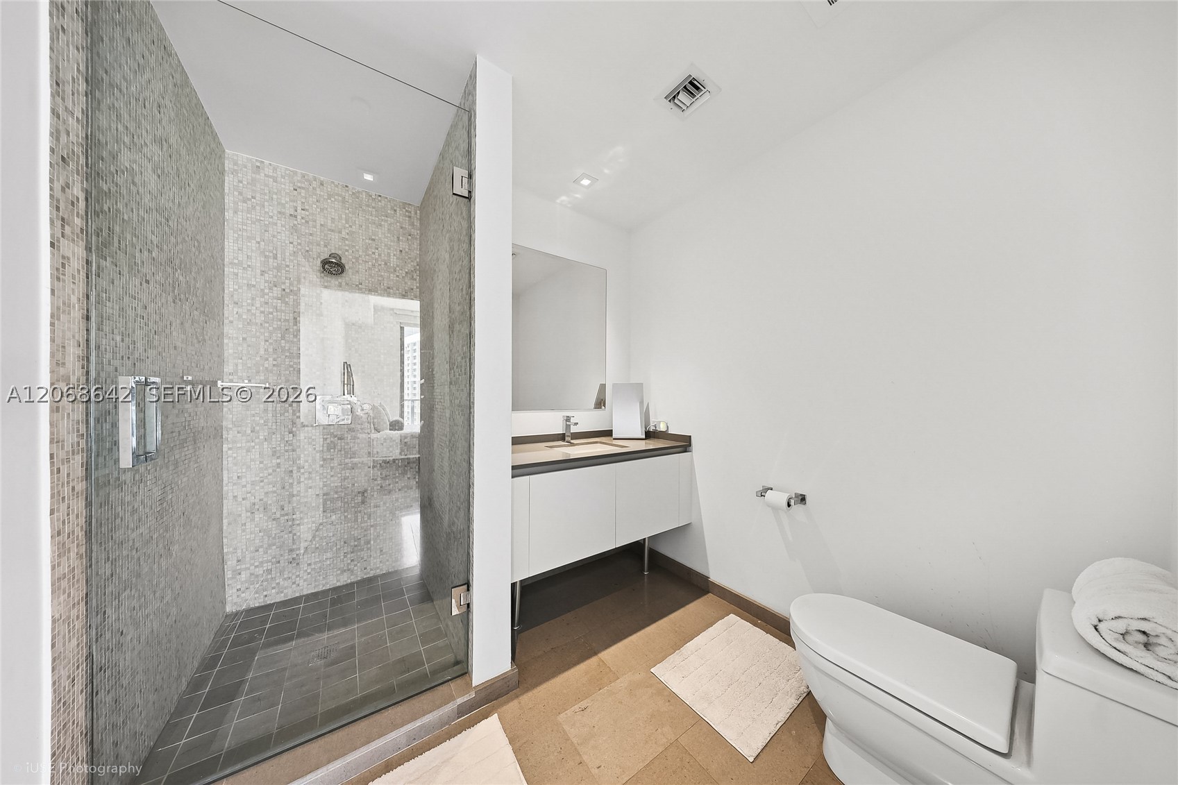 68 SE 6th St #2909 Miami, FL 33131