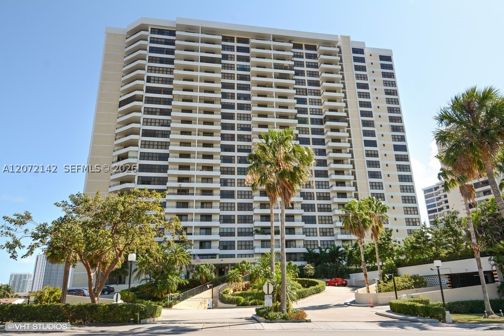 2500 Parkview Dr #1004