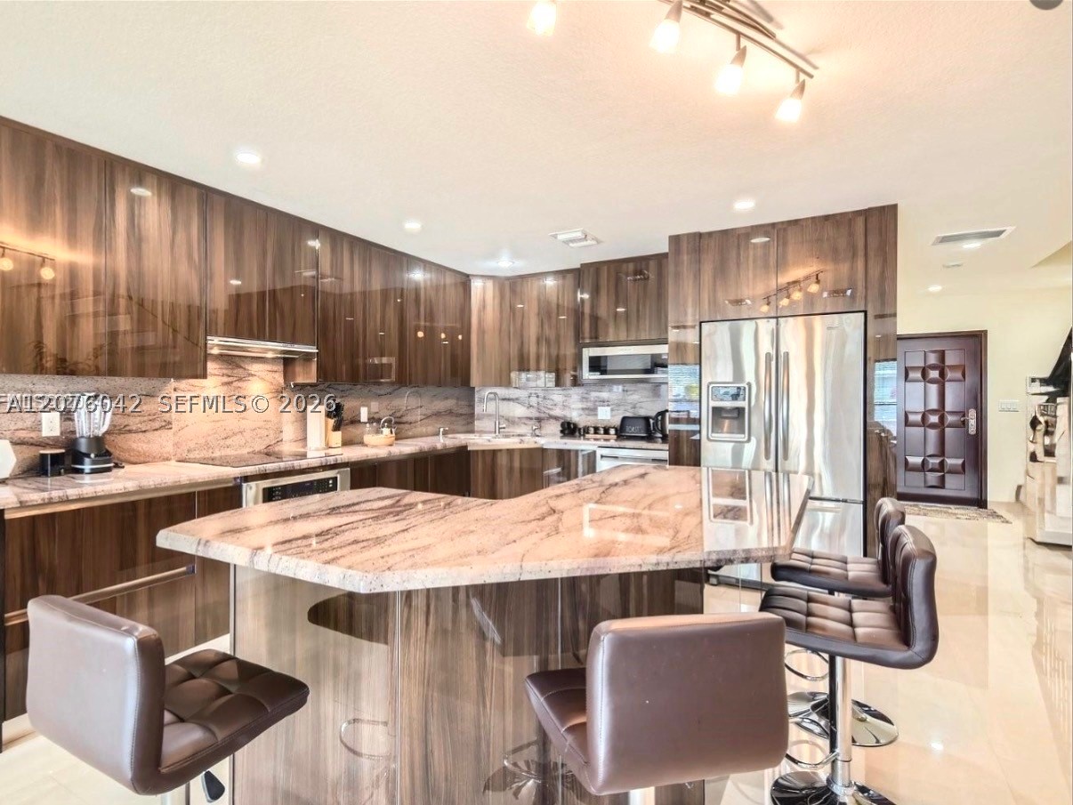 3864 NE 167th St #5 North Miami Beach, FL 33160