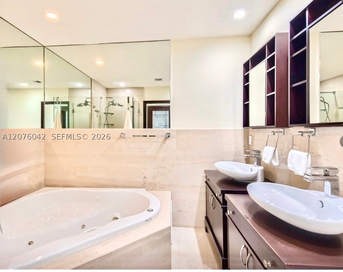 3864 NE 167th St #5 North Miami Beach, FL 33160