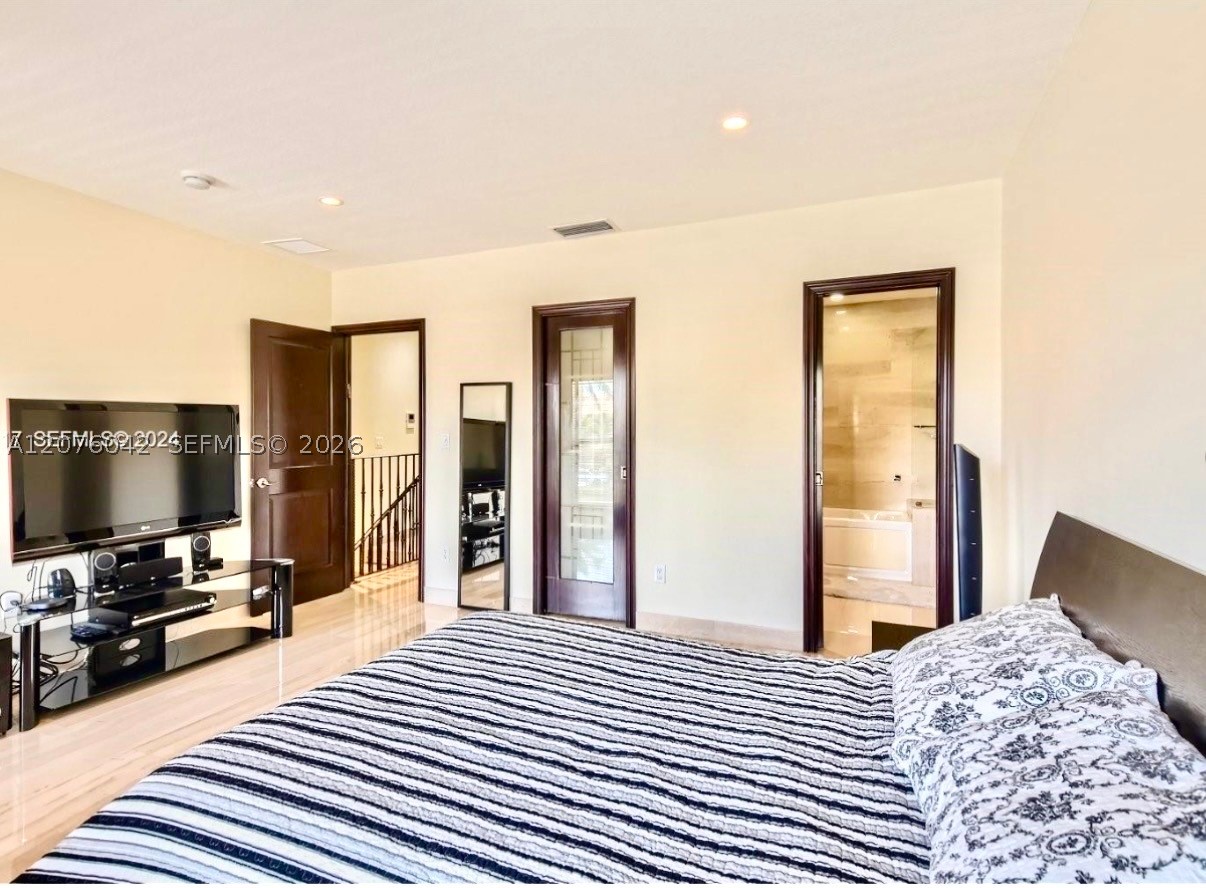 3864 NE 167th St #5 North Miami Beach, FL 33160