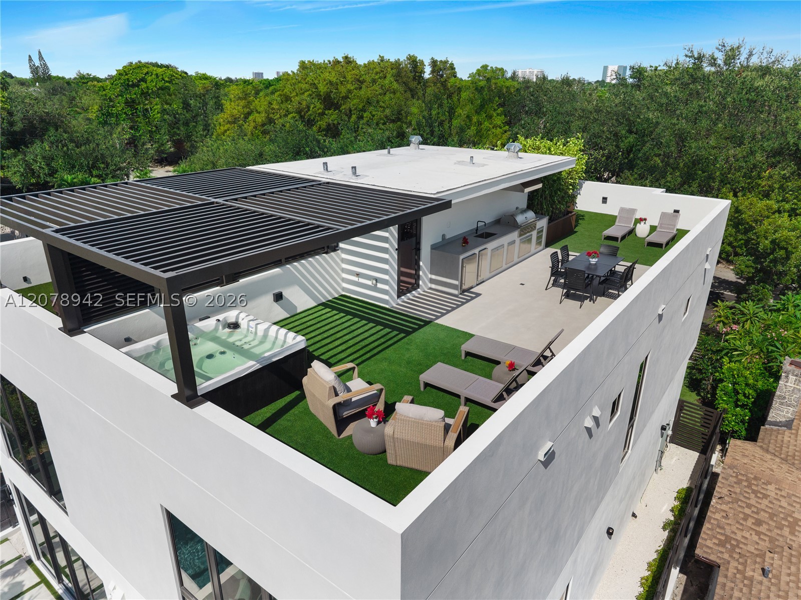 3910 NW 3rd Ave Miami, FL 33127