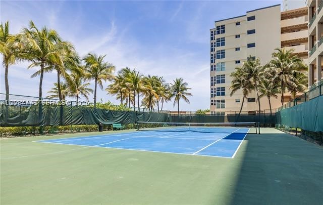 image 2080 Ocean Drive32