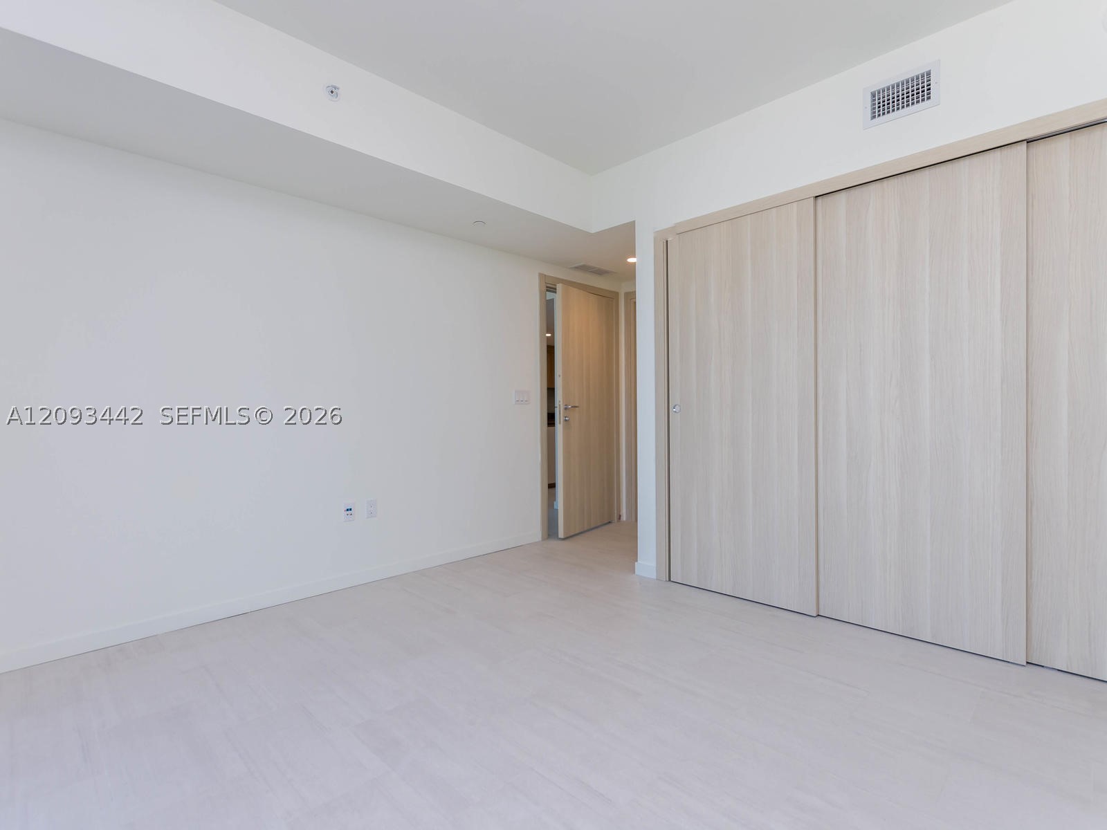 image Brickell Flatiron24