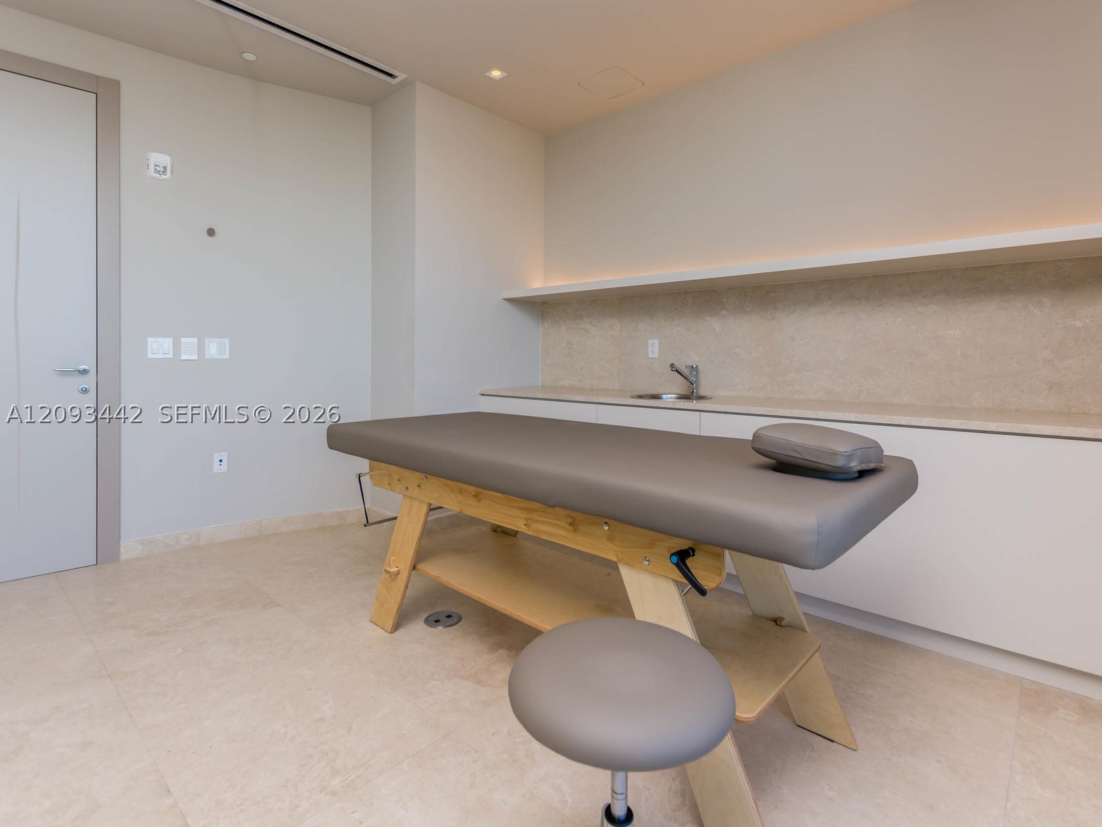 image Brickell Flatiron51