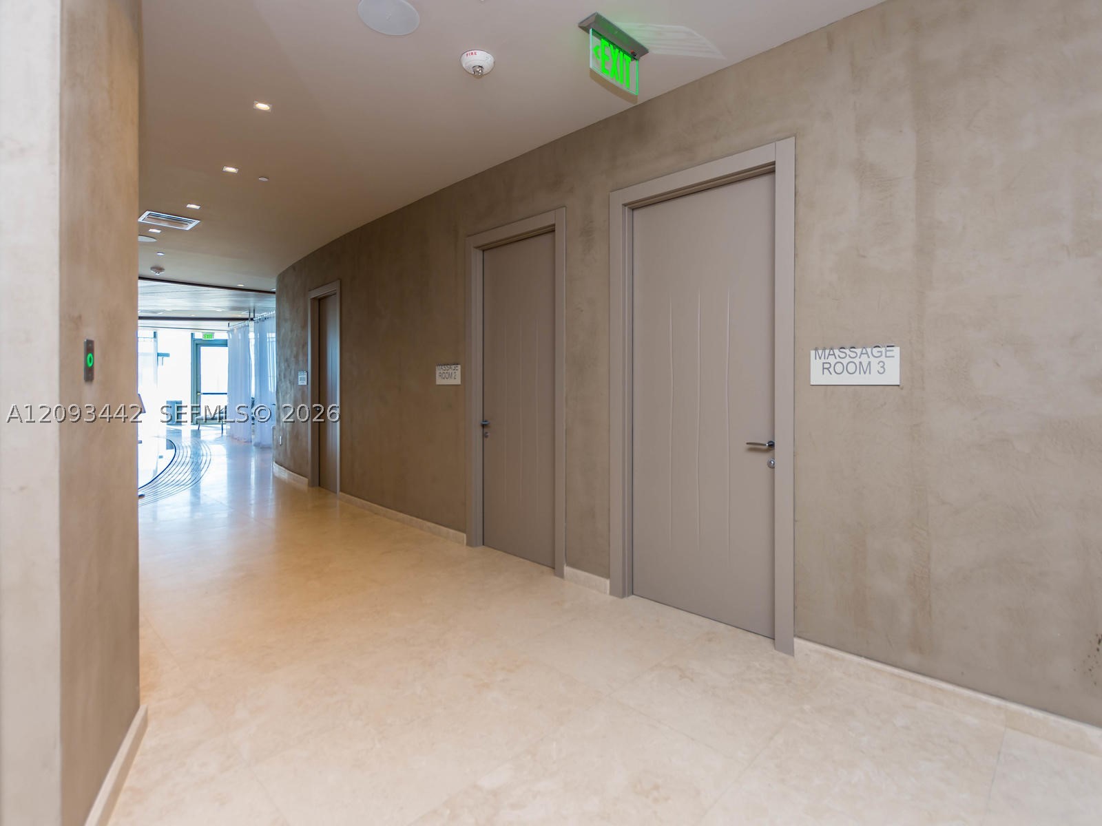 image Brickell Flatiron52