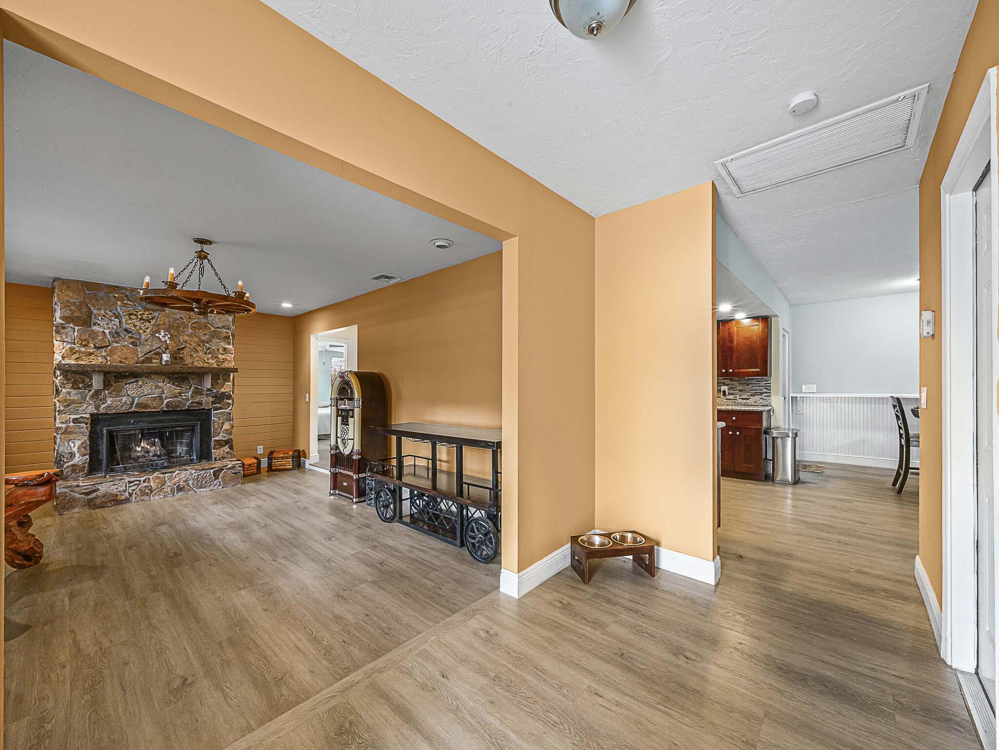 12152 188th Jupiter, FL 33478