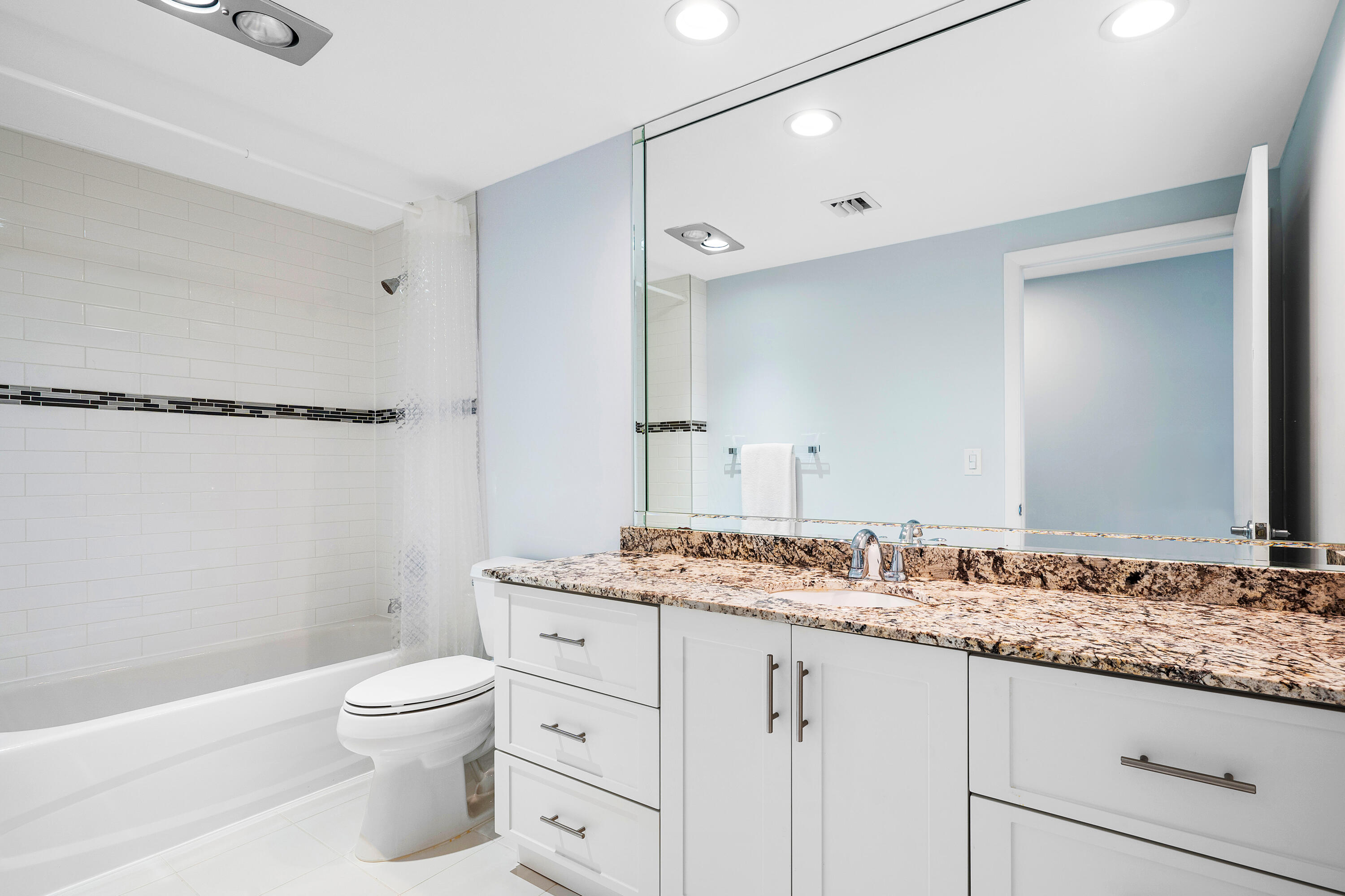 2100 S Ocean #204 N Palm Beach, FL 33480