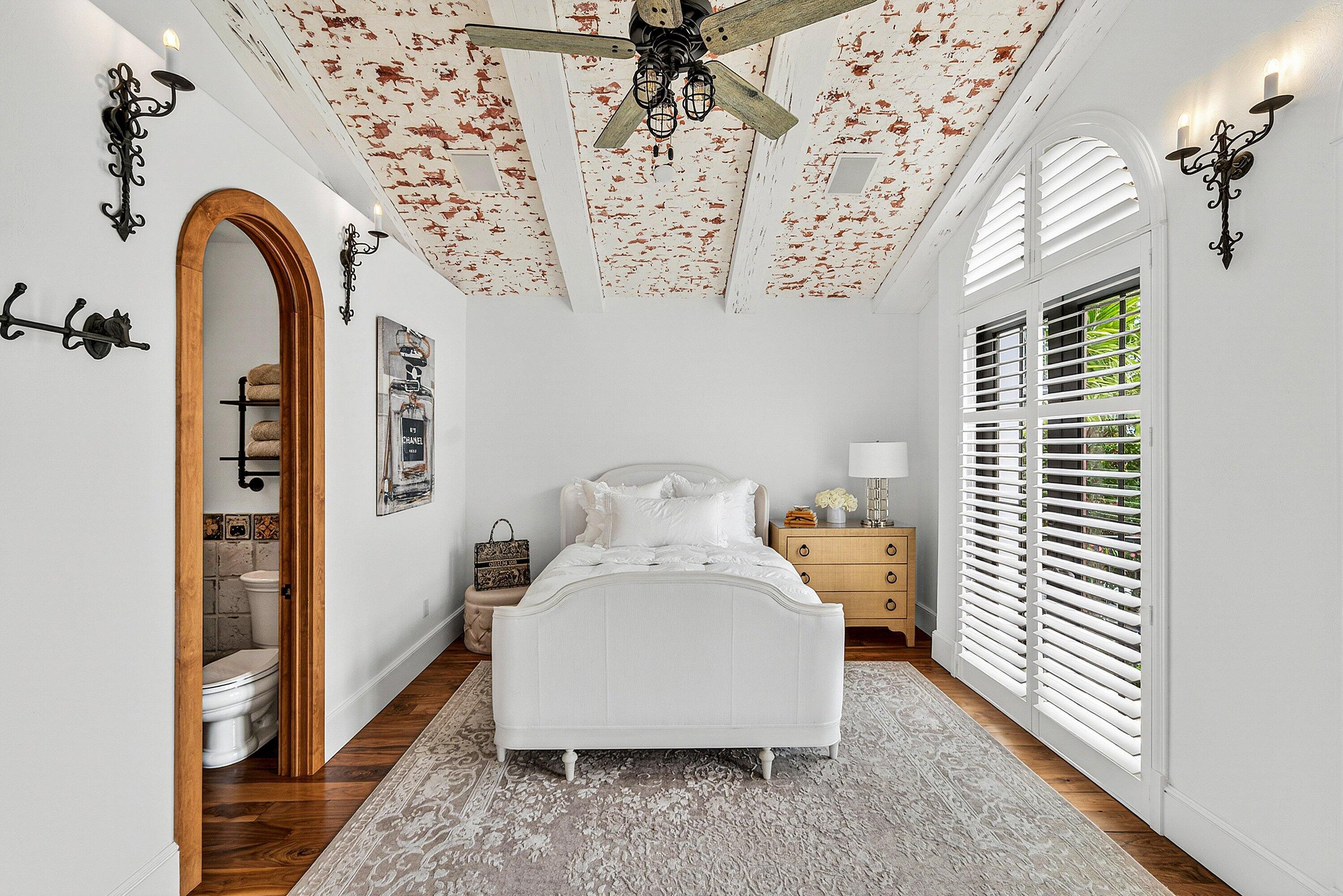 520 NE Waterway Boca Raton, FL 33432