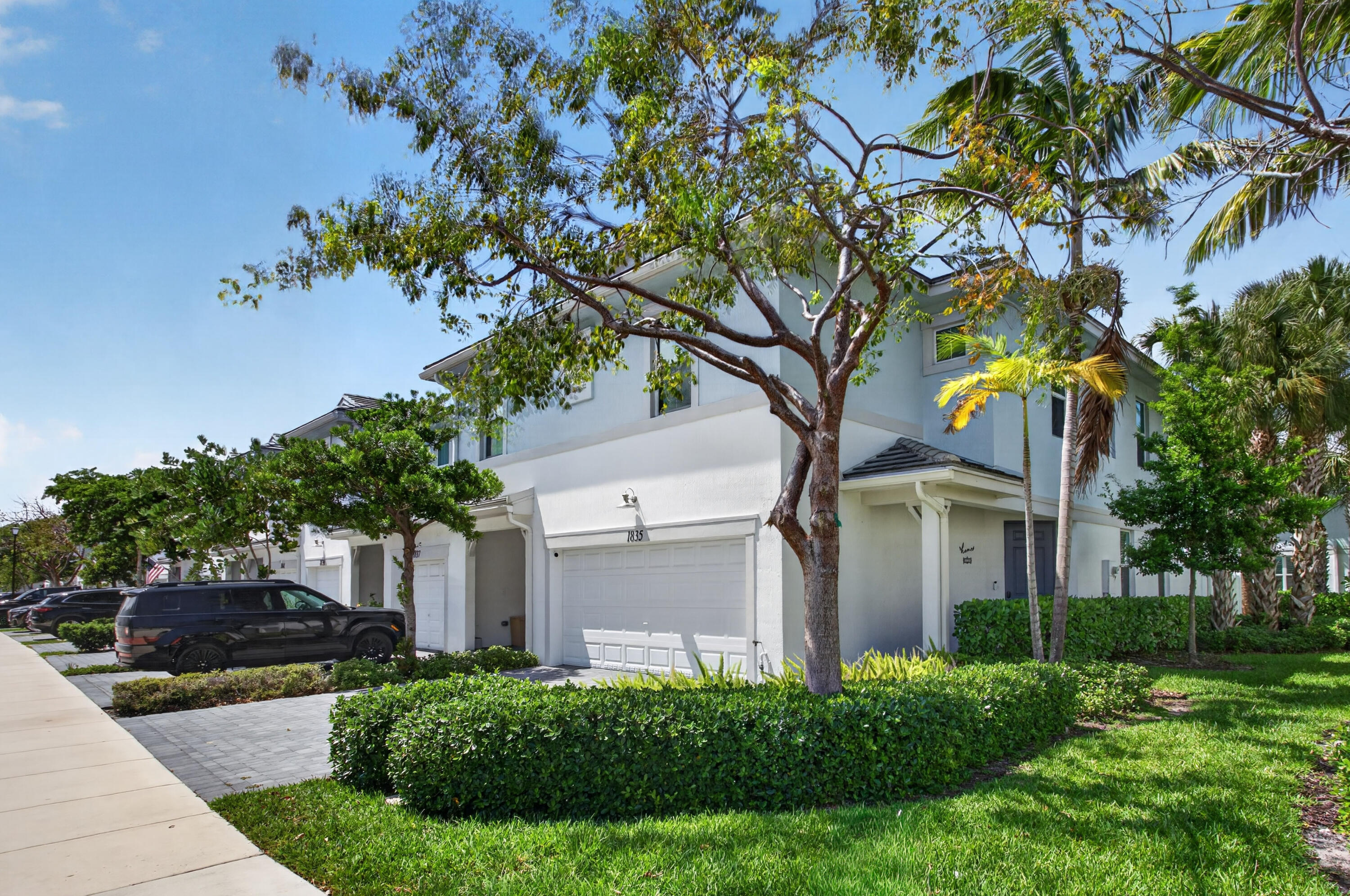 1835 Sandpiper Pointe