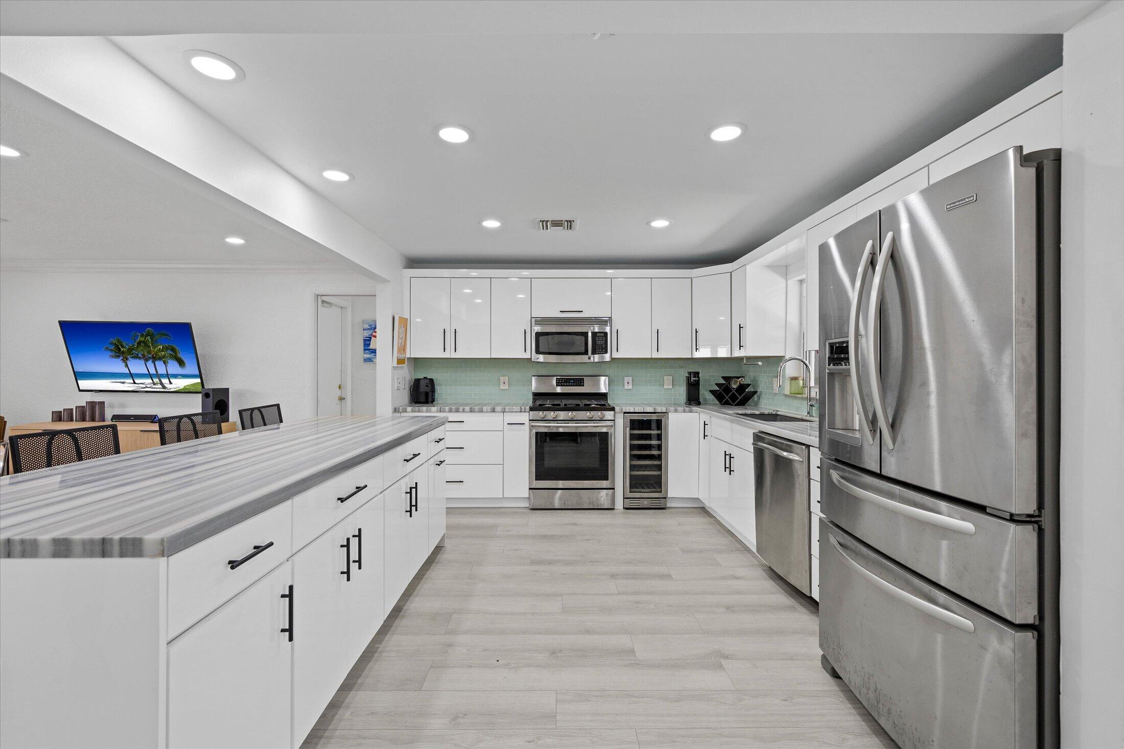 421 SW 18th Pompano Beach, FL 33060