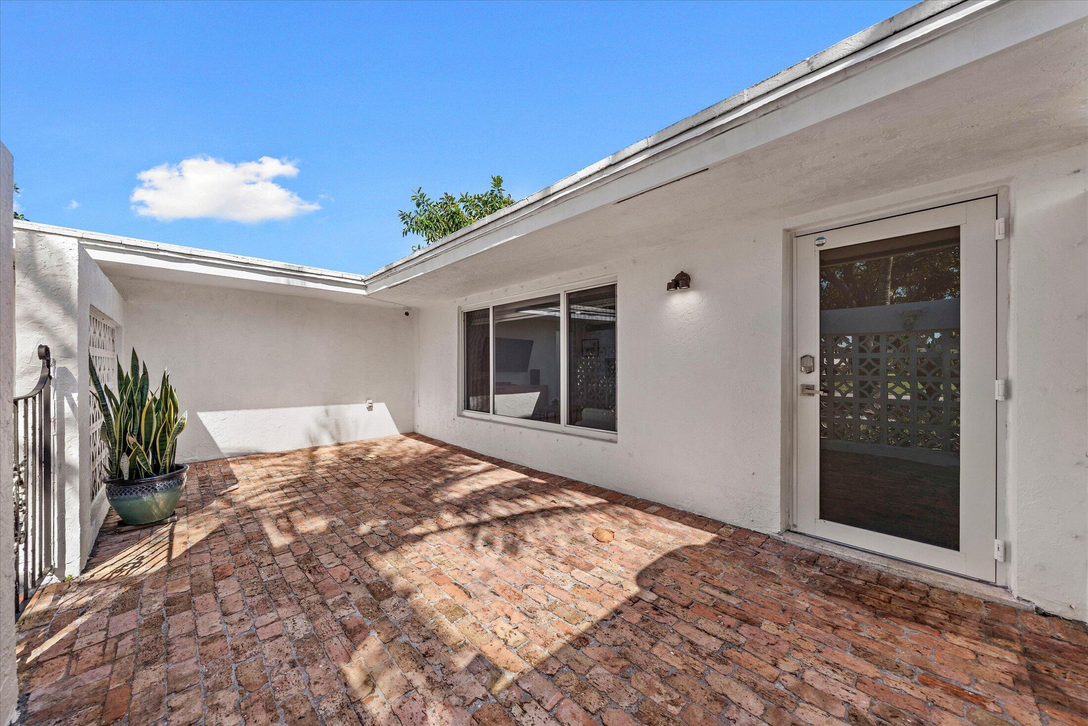 421 SW 18th Pompano Beach, FL 33060