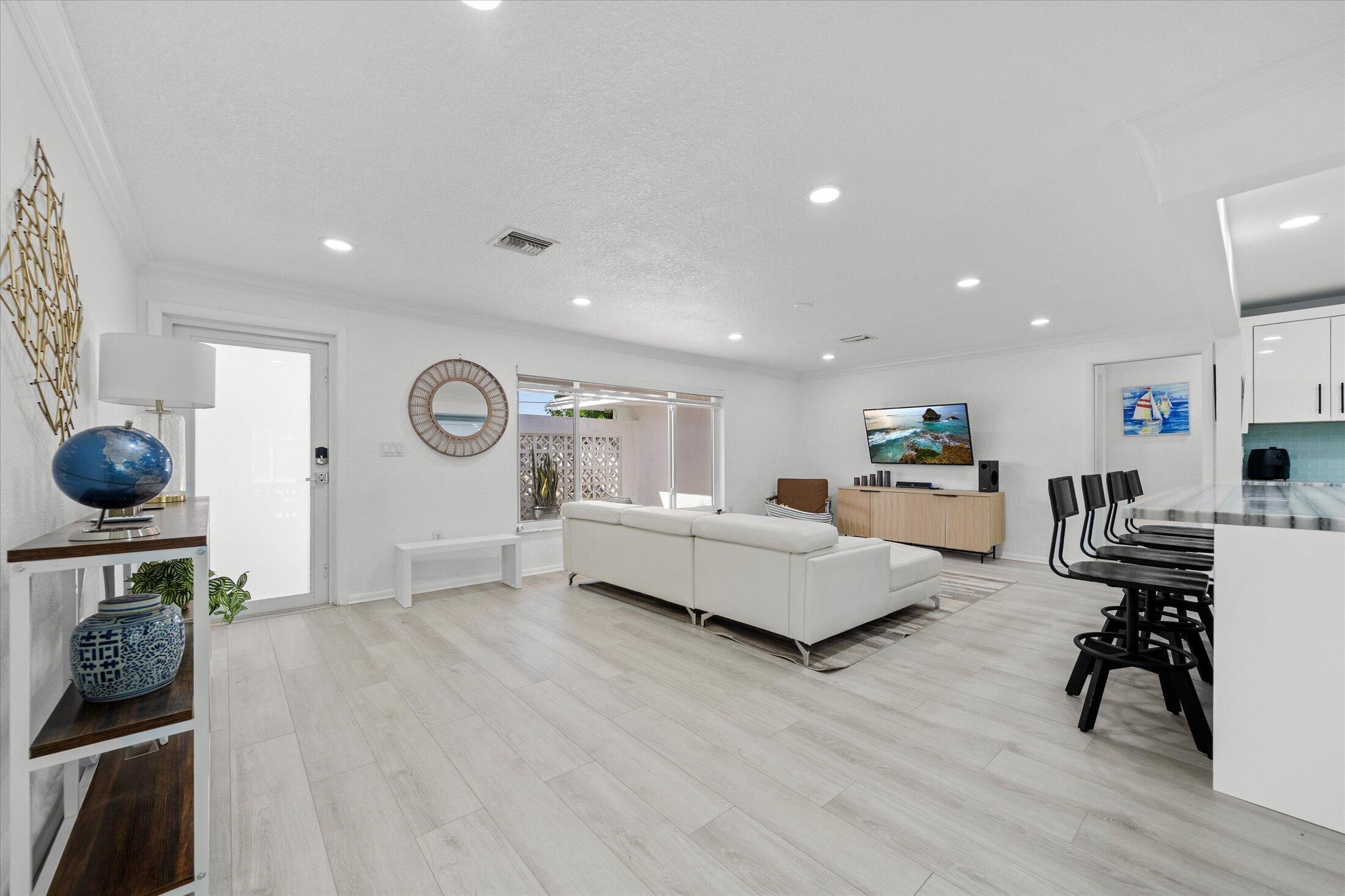 421 SW 18th Pompano Beach, FL 33060