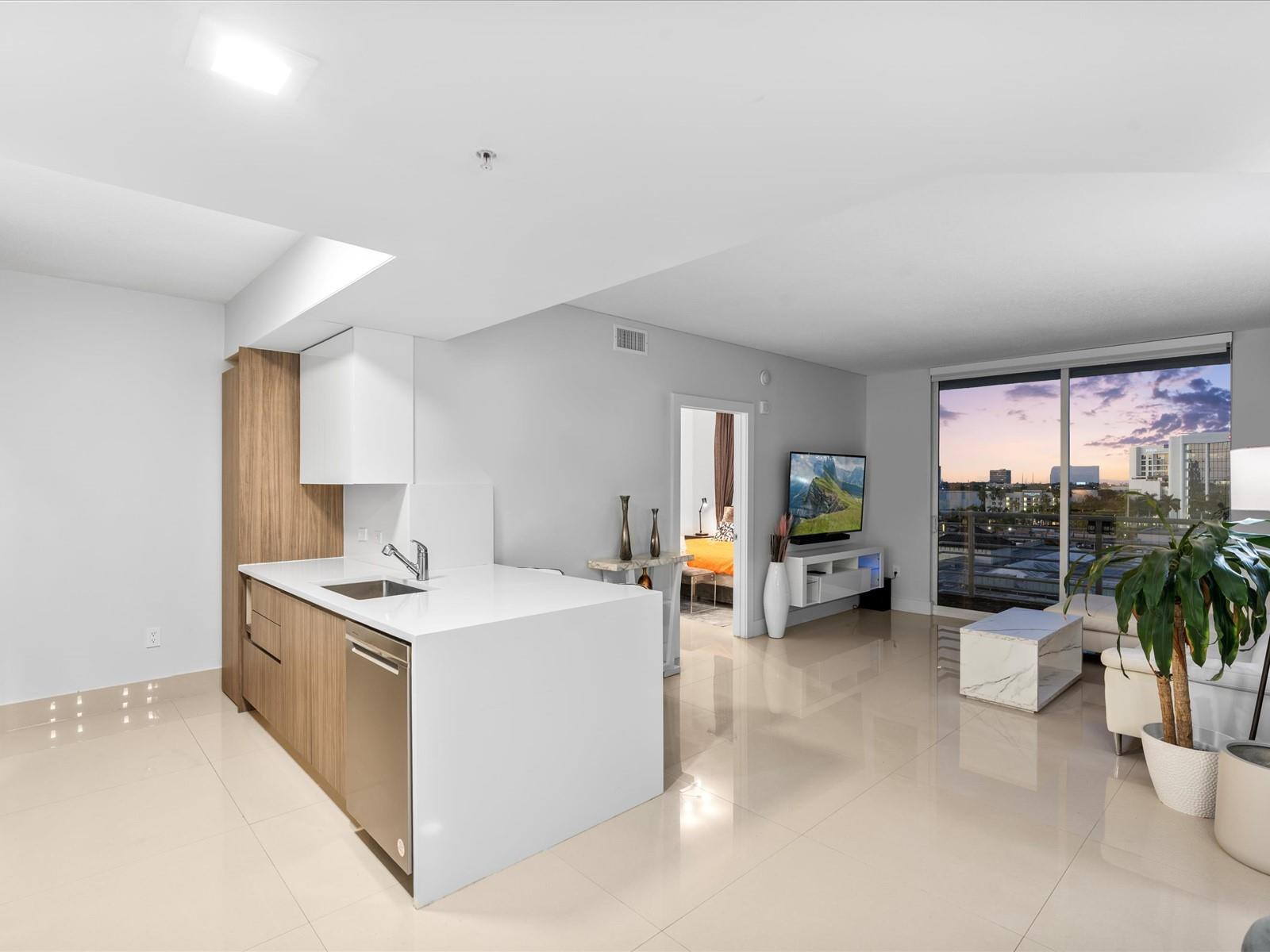 image The Venture at Aventura2