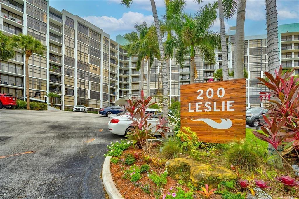 200 Leslie #1128