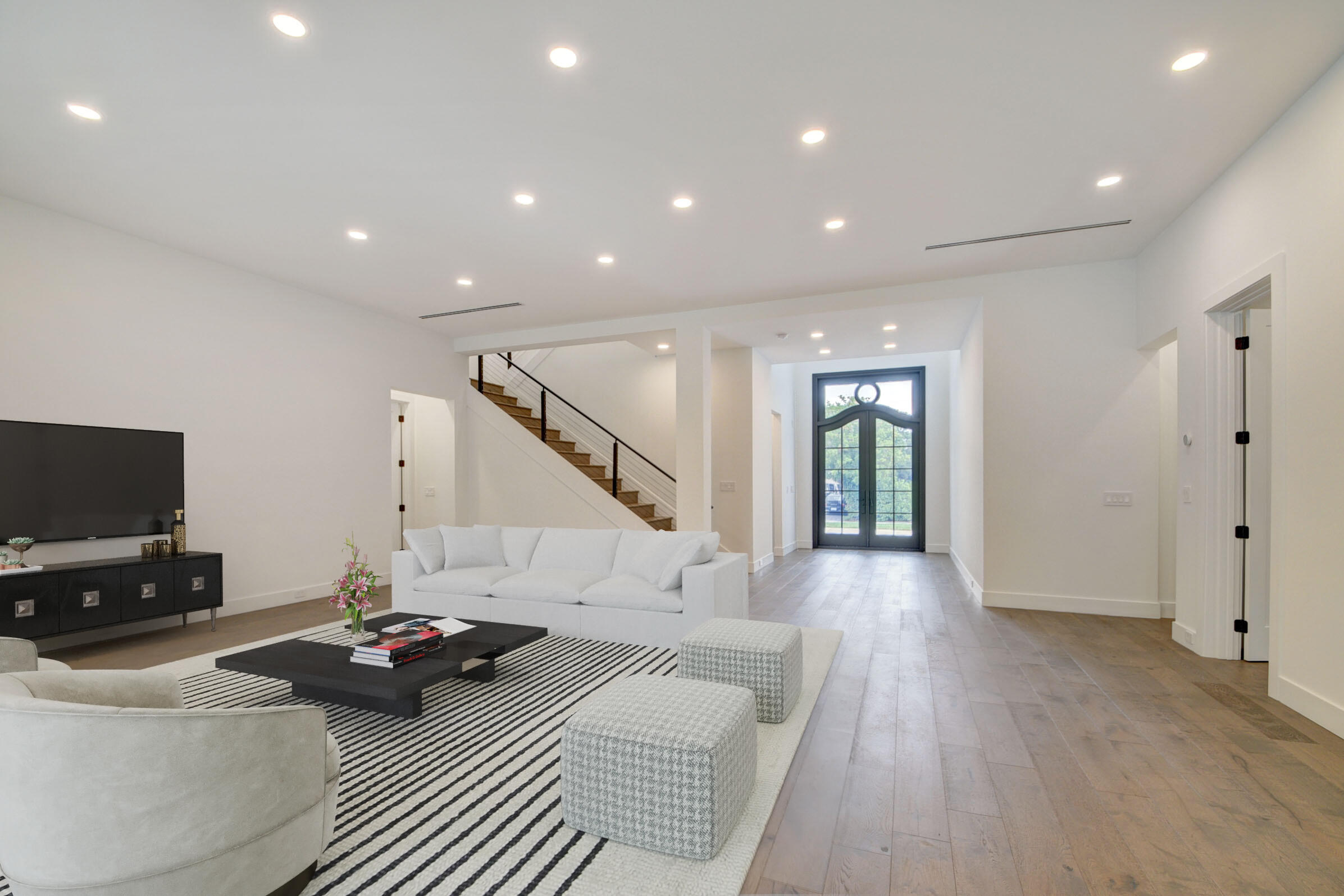 120 Summa West Palm Beach, FL 33405