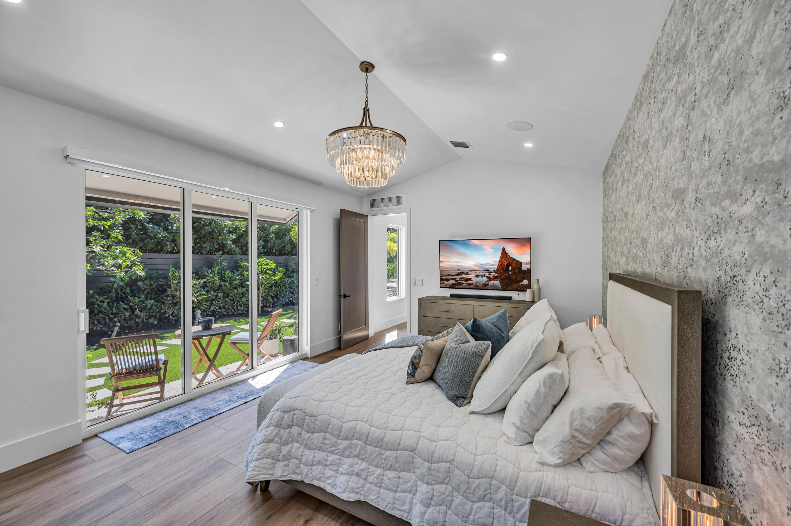 618 NE 15th Fort Lauderdale, FL 33304