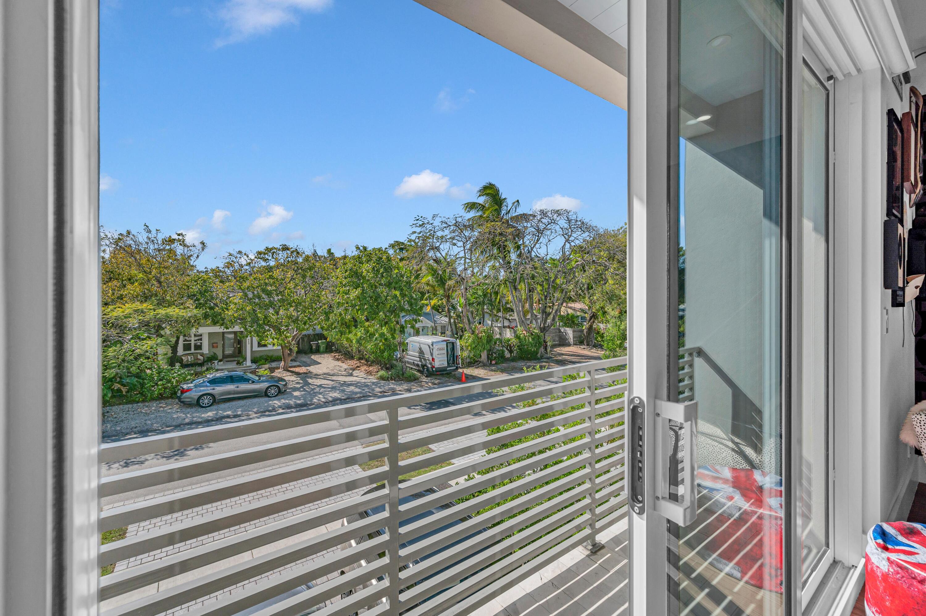 618 NE 15th Fort Lauderdale, FL 33304
