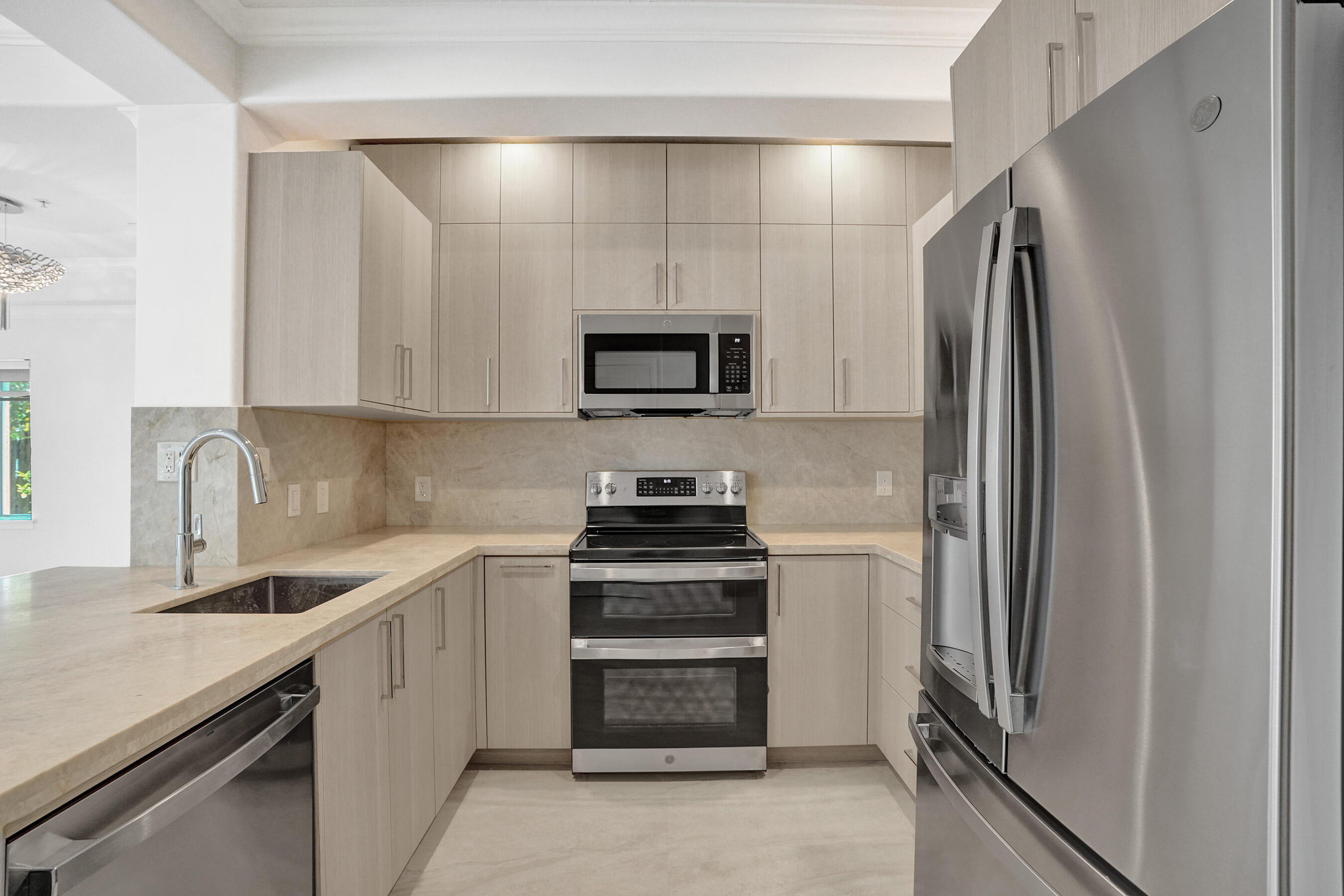 804 NE 7th Fort Lauderdale, FL 33304