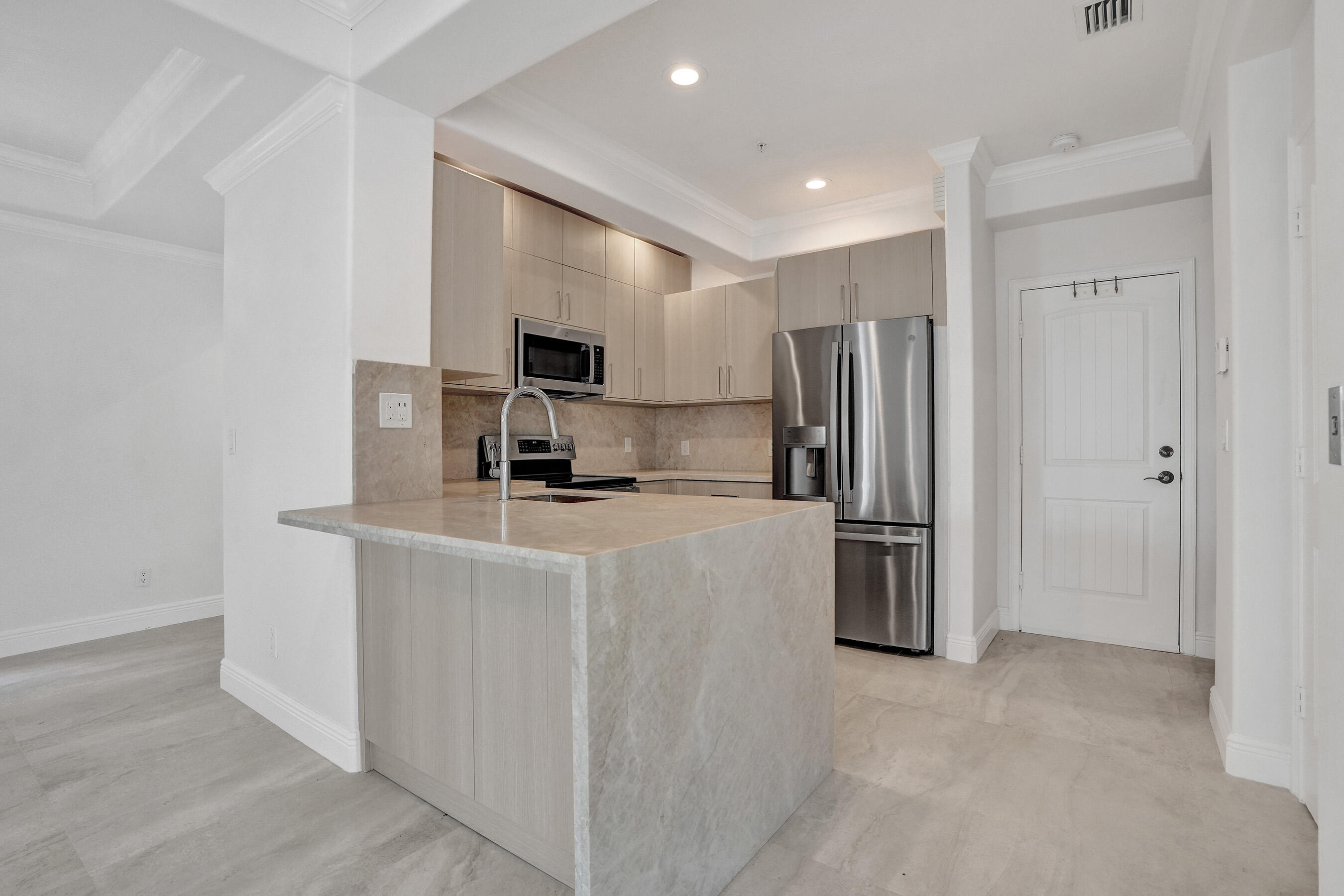 804 NE 7th Fort Lauderdale, FL 33304