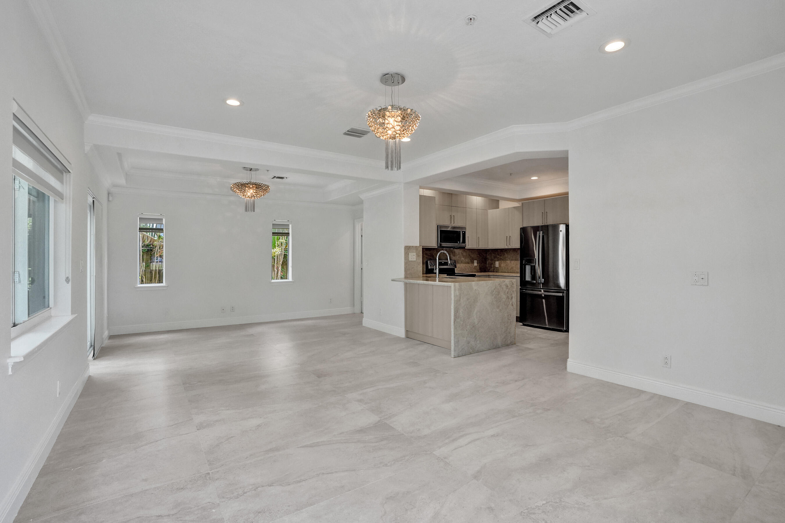804 NE 7th Fort Lauderdale, FL 33304