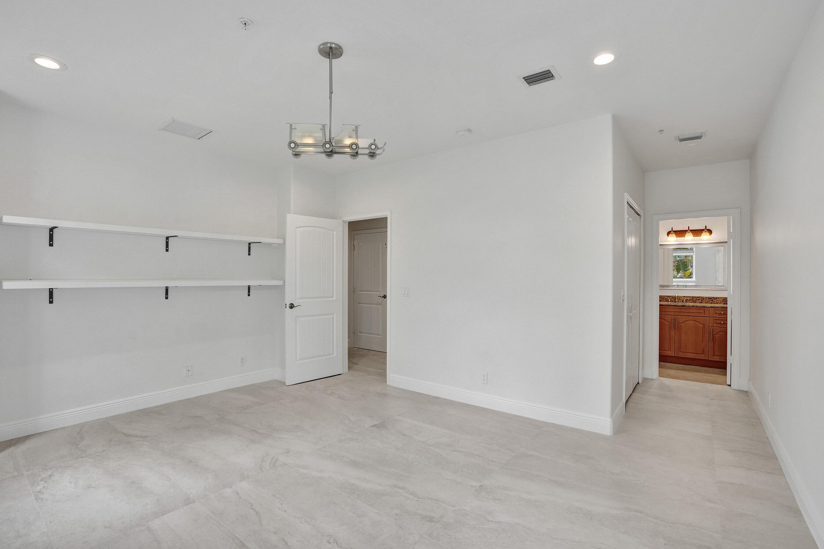 804 NE 7th Fort Lauderdale, FL 33304